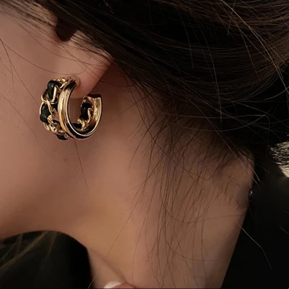 💛Gold plated double layer C- shaped earrings - Picture 2 of 6